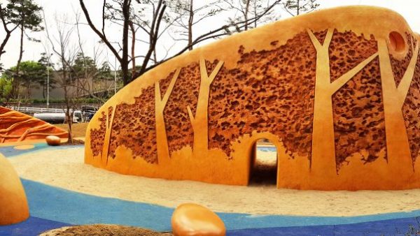 서울 성수동 트리마제-조형 가벽 놀이터